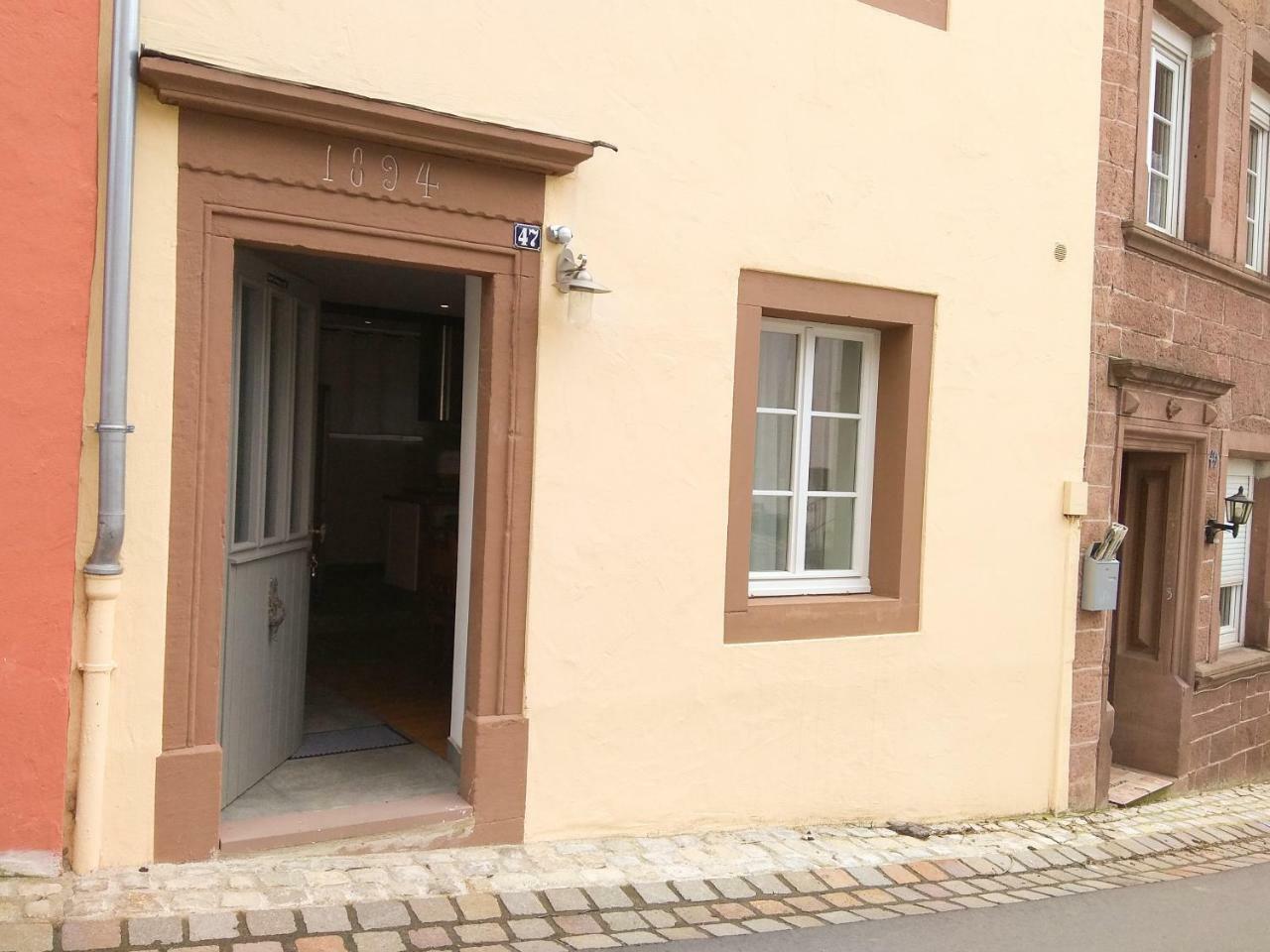 Living In History - Modern Country Cottage Dudeldorf Exterior photo